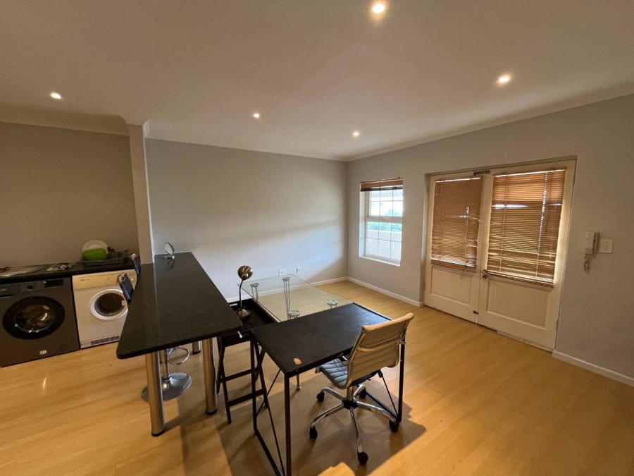 To Let 1 Bedroom Property for Rent in Rondebosch Western Cape